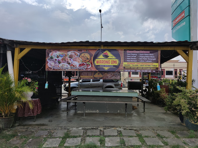 Makan Tengahari di Kuala Krai