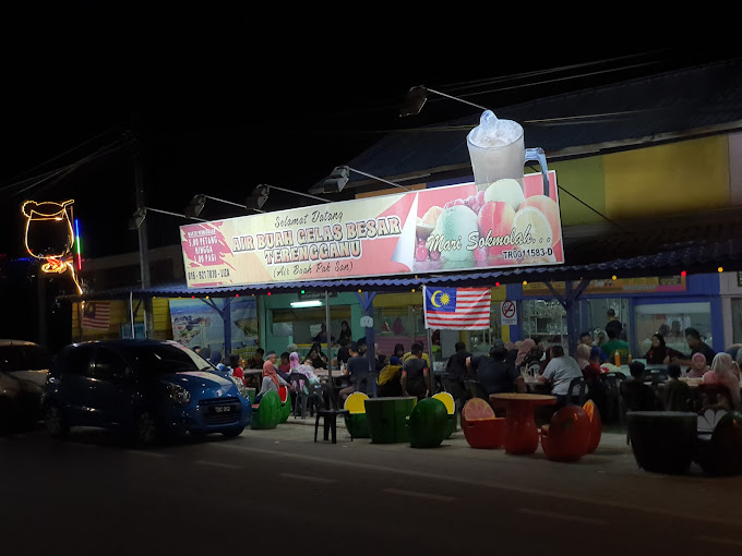 Makan Malam di Kuala Terengganu
