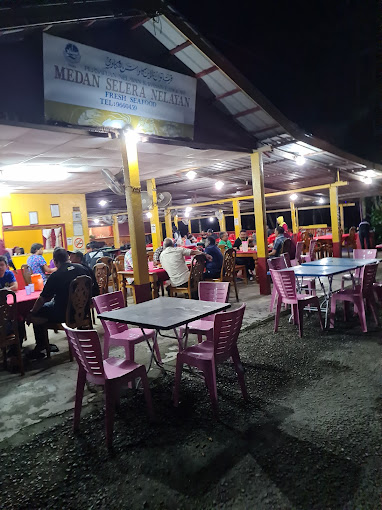 Makan Malam di Langkawi